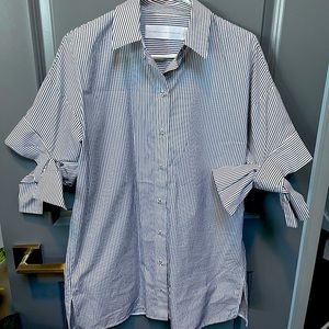 Victoria Beckham cute button down with bow sleeves